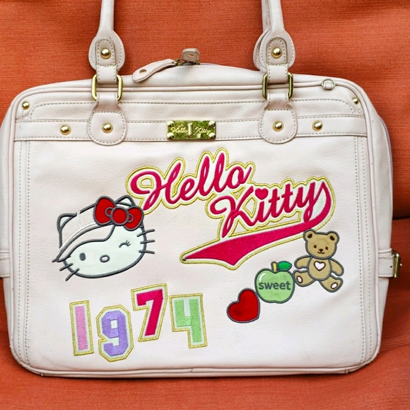 Hello Kitty vintage laptop bag 🎒